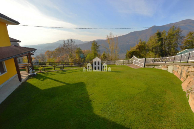 Bifamiliare in vendita a Cuorgnè