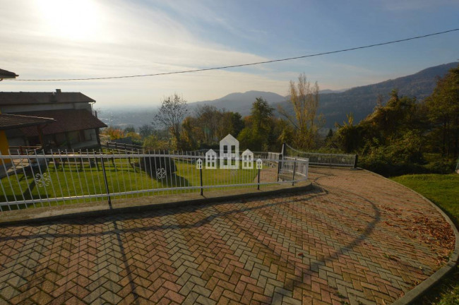 Bifamiliare in vendita a Cuorgnè