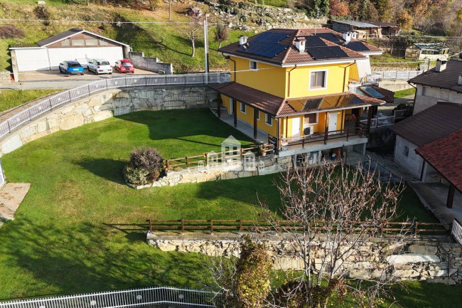 Bifamiliare in vendita a Cuorgnè