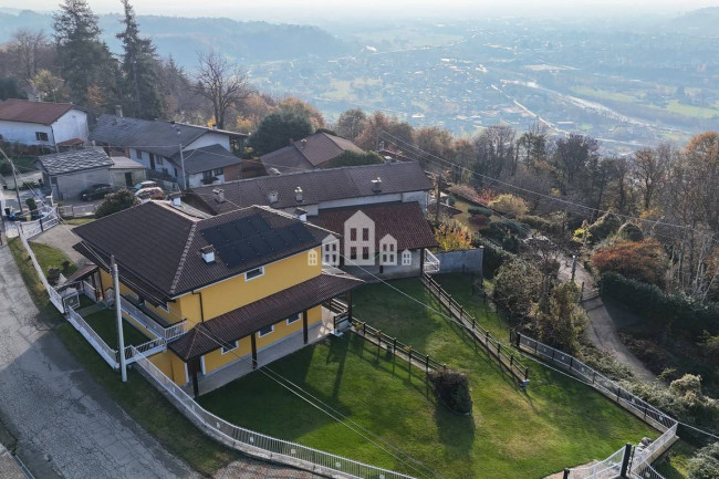 Bifamiliare in vendita a Cuorgnè