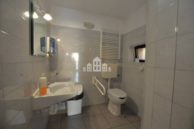 Attività commerciale in vendita a Cuorgnè