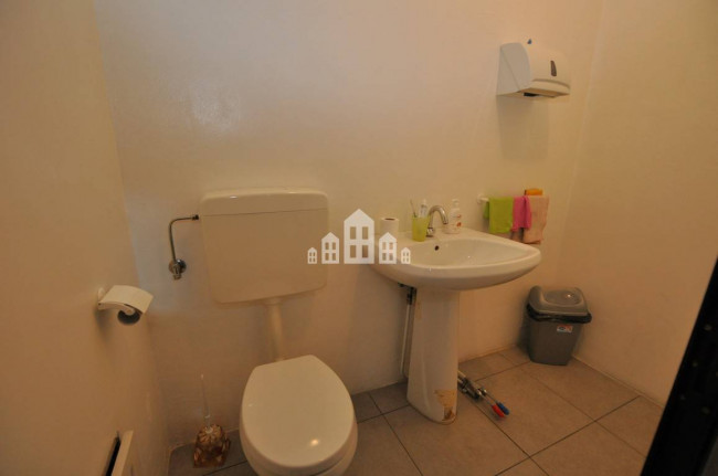 Attività commerciale in vendita a Cuorgnè