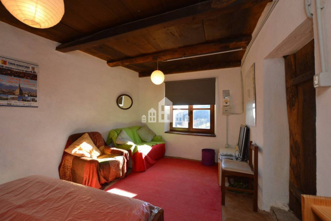 Casa semindipendente in vendita a Valchiusa