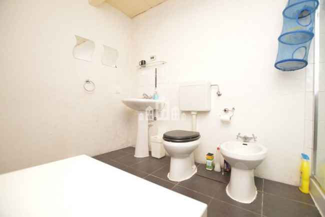 Casa semindipendente in vendita a Valchiusa