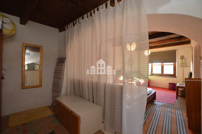 Casa semindipendente in vendita a Valchiusa