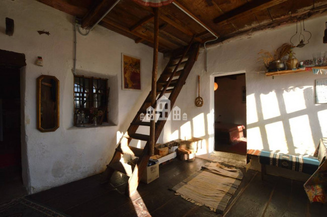 Casa semindipendente in vendita a Valchiusa