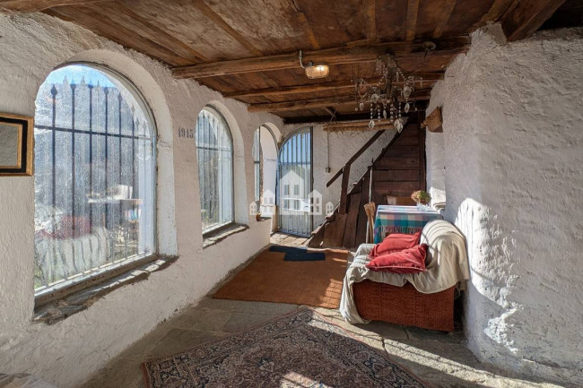 Casa semindipendente in vendita a Valchiusa