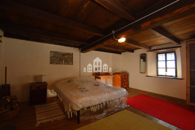 Casa semindipendente in vendita a Valchiusa