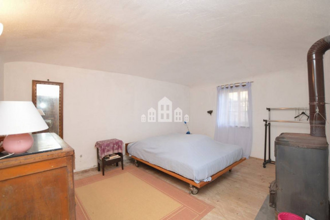 Casa semindipendente in vendita a Valchiusa