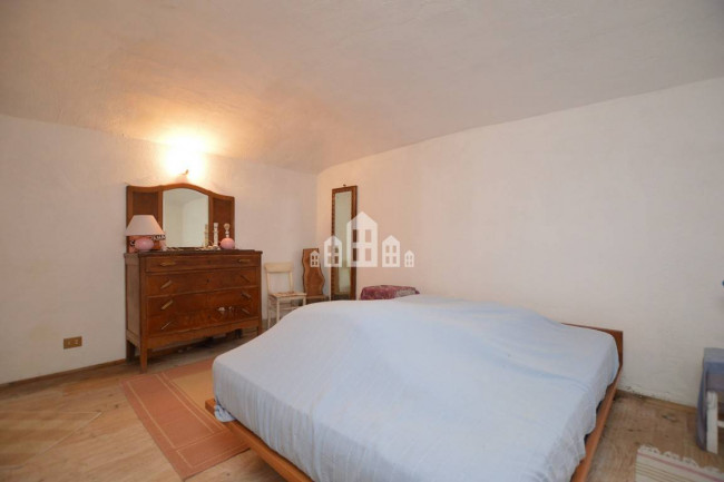 Casa semindipendente in vendita a Valchiusa