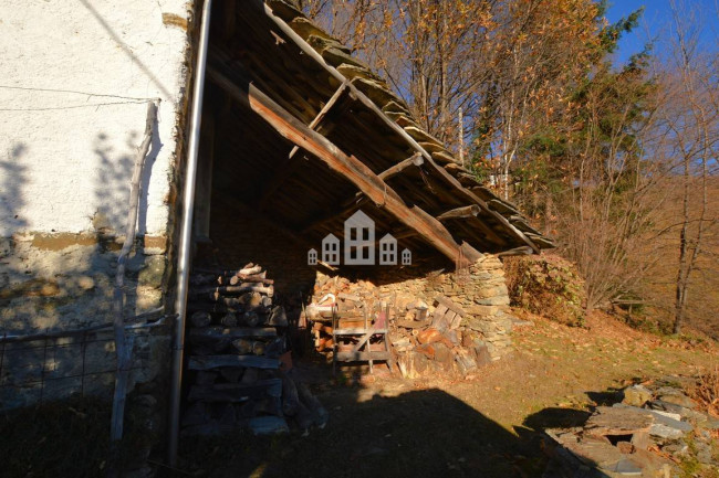 Casa semindipendente in vendita a Valchiusa