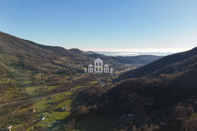 Casa semindipendente in vendita a Valchiusa