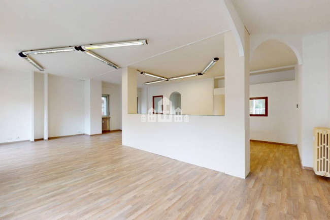 Retail space for rent in Pont-Saint-Martin