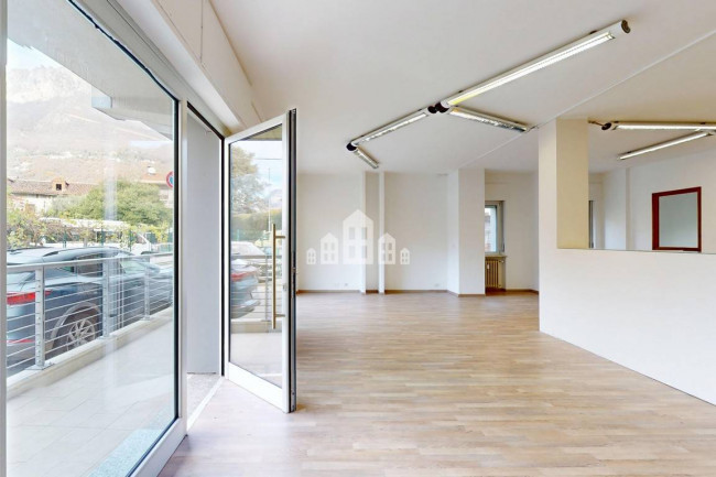 Retail space for rent in Pont-Saint-Martin