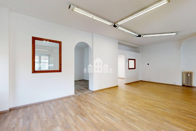 Retail space for rent in Pont-Saint-Martin