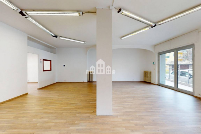 Retail space for rent in Pont-Saint-Martin