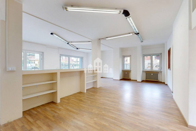 Retail space for rent in Pont-Saint-Martin