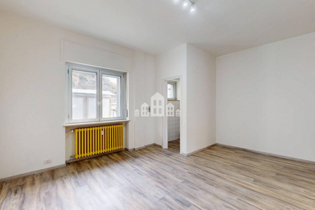 Retail space for rent in Pont-Saint-Martin