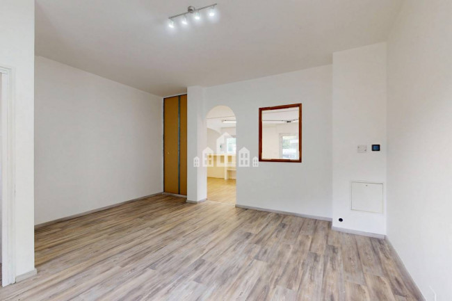 Retail space for rent in Pont-Saint-Martin