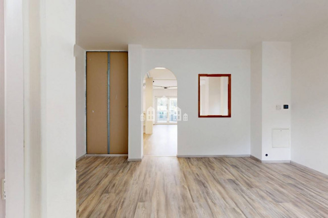 Retail space for rent in Pont-Saint-Martin