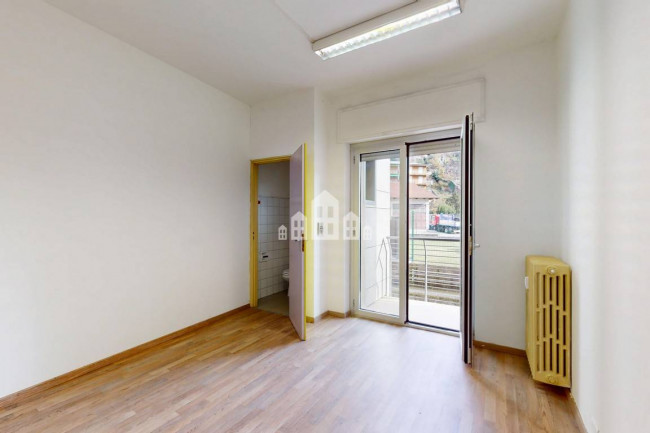 Retail space for rent in Pont-Saint-Martin