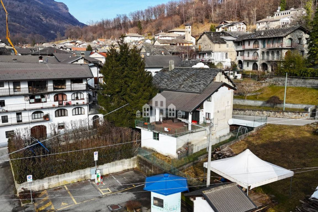 Casa indipendente in vendita a Brosso