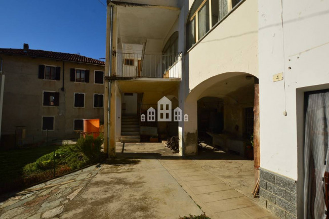 Casa semindipendente in vendita a Val di Chy