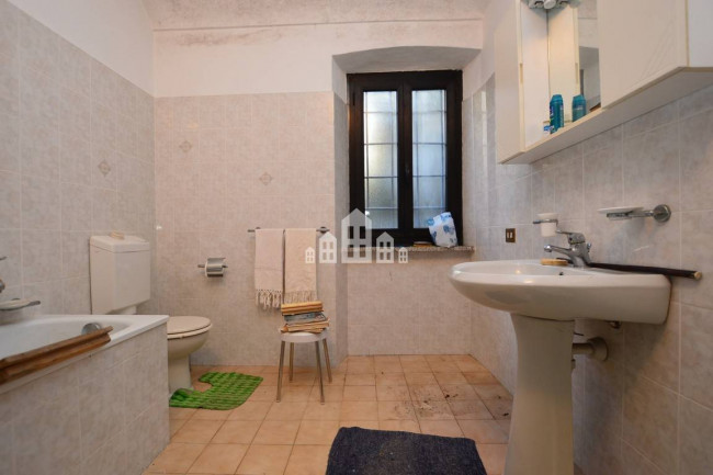 Casa semindipendente in vendita a Val di Chy