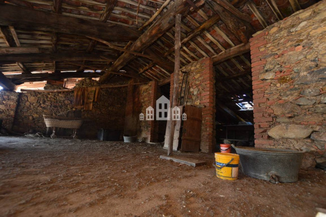 Casa semindipendente in vendita a Val di Chy