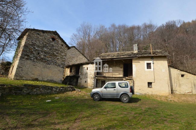 Casa semindipendente in vendita a Traversella