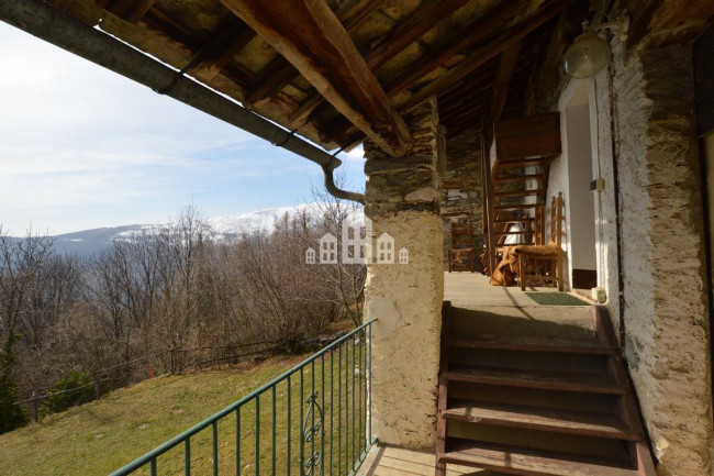 Casa semindipendente in vendita a Traversella
