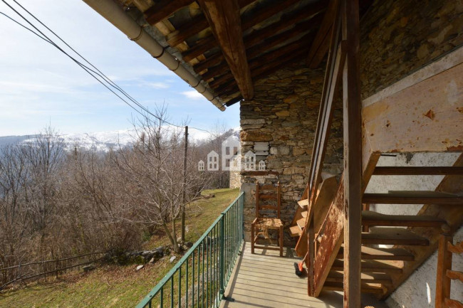 Casa semindipendente in vendita a Traversella