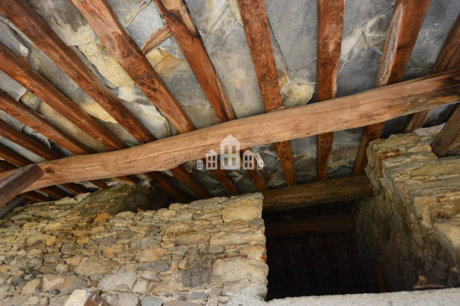 Casa semindipendente in vendita a Traversella