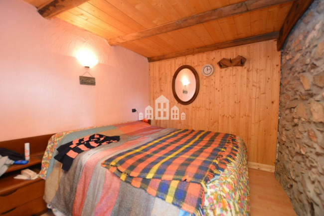 Casa semindipendente in vendita a Traversella