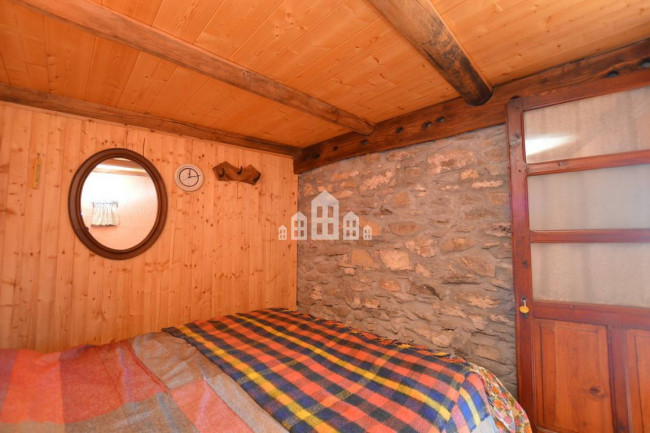 Casa semindipendente in vendita a Traversella