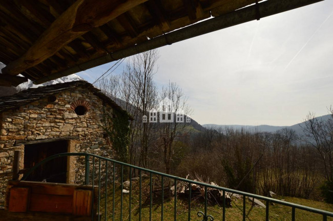 Casa semindipendente in vendita a Traversella