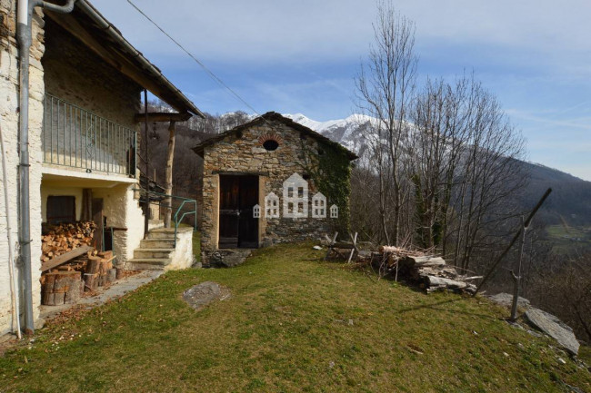 Casa semindipendente in vendita a Traversella
