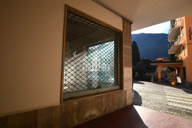 Locale commerciale in vendita a Pont-Canavese