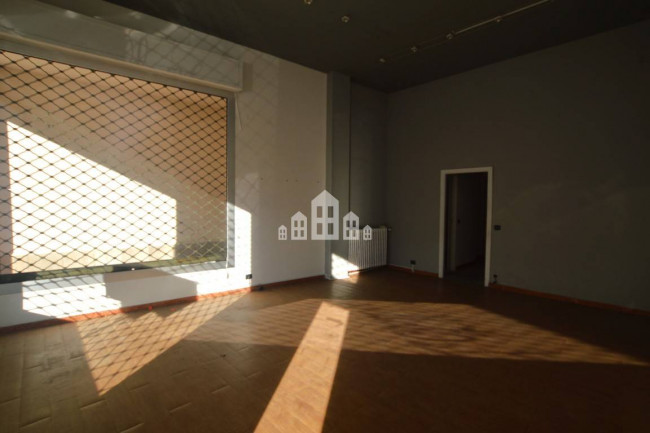 Locale commerciale in vendita a Pont-Canavese
