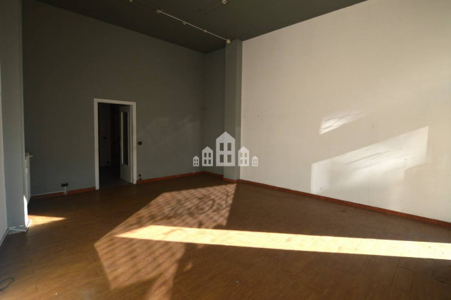 Locale commerciale in vendita a Pont-Canavese