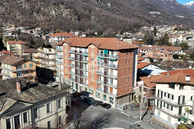Locale commerciale in vendita a Pont-Canavese
