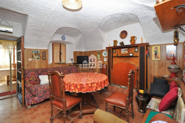 Casa semindipendente in vendita a Pratiglione