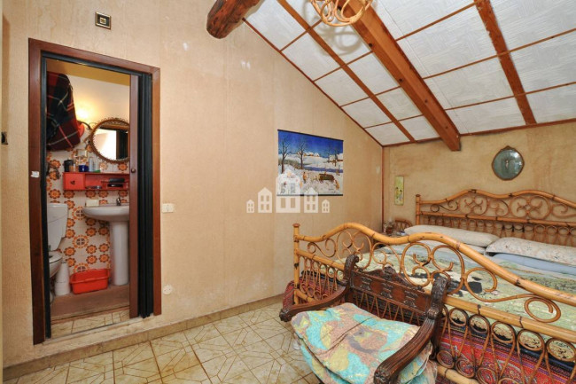 Casa semindipendente in vendita a Pratiglione
