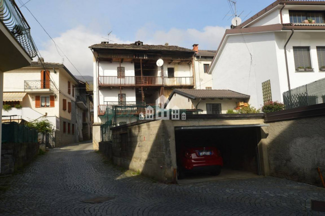 Casa semindipendente in vendita a Rueglio