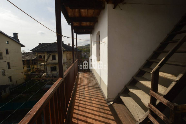 Casa semindipendente in vendita a Rueglio