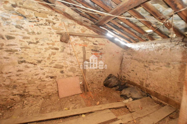 Casa semindipendente in vendita a Rueglio