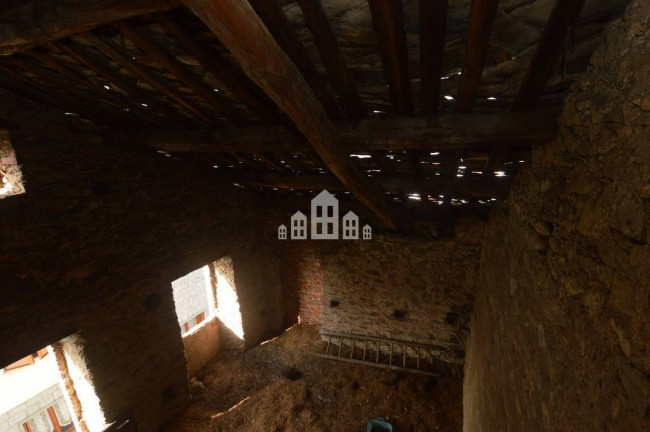 Casa semindipendente in vendita a Rueglio