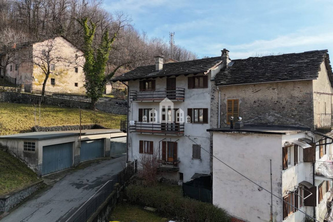 Casa semindipendente in vendita a Brosso
