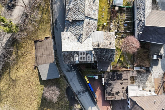 Casa semindipendente in vendita a Brosso
