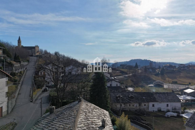 Casa semindipendente in vendita a Brosso